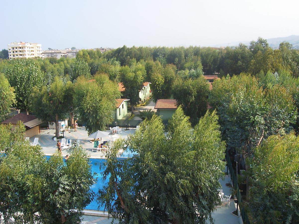 Camping & Village Eucaliptus Alba Adriatica Eksteriør bilde