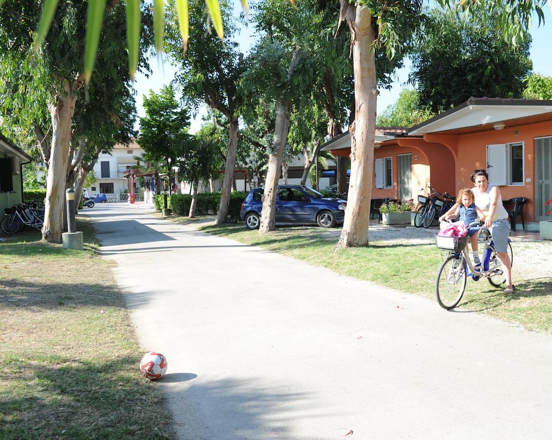 Camping & Village Eucaliptus Alba Adriatica Eksteriør bilde