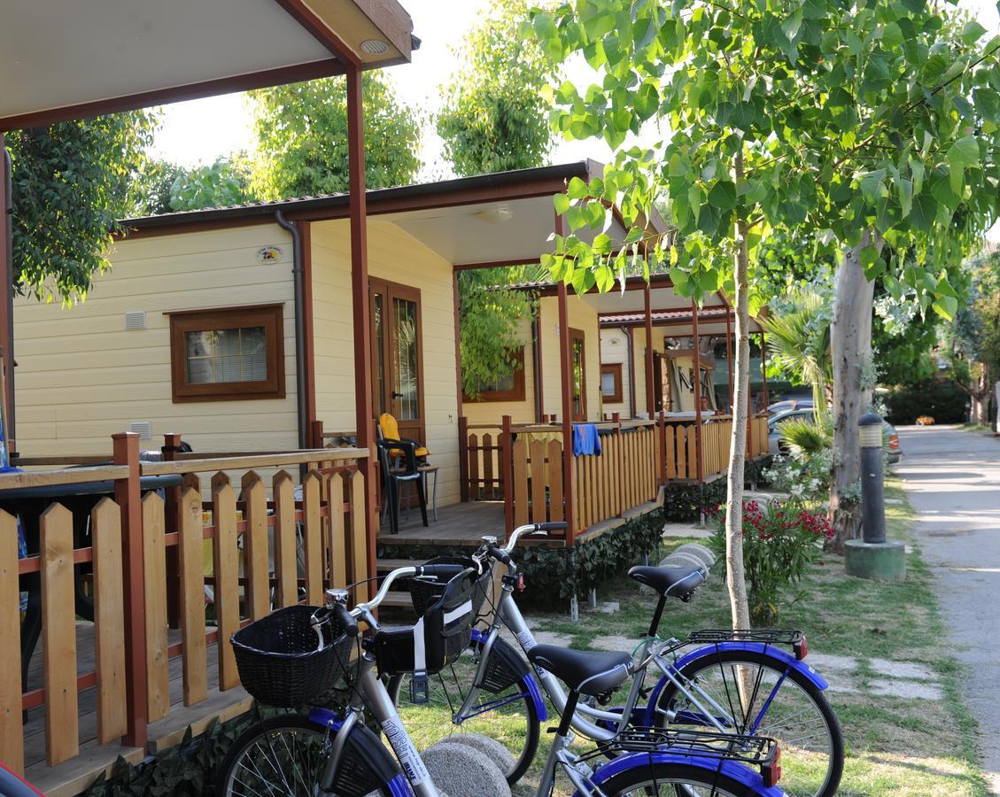 Camping & Village Eucaliptus Alba Adriatica Eksteriør bilde